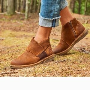 Bjorn Footwear Suede Ankle Boots Size 9
